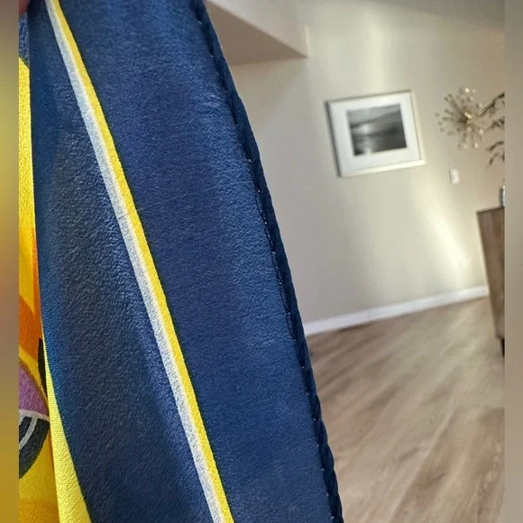 Vintage KenzoTakada Colorful bird and Floral Design Silk Scarf 33x33” - Picture 9 of 11